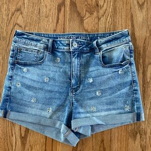 American Eagle daisy shorts